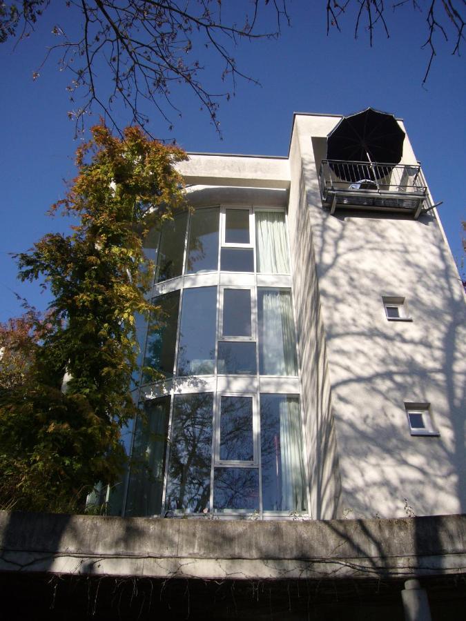 Ferienwohnung Im Turm Bellevue Mit 3 Schlafzimmern Sachsenheim Exterior photo